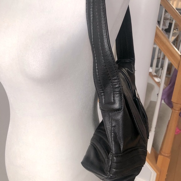 Black shoulder bag . - Picture 3 of 6